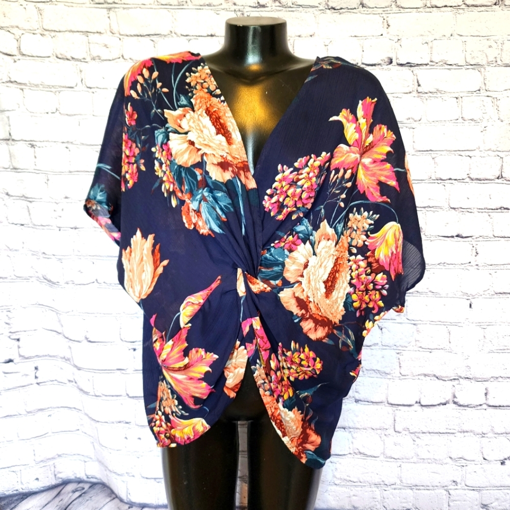 SOLD Floral Twist-Front Top S-M